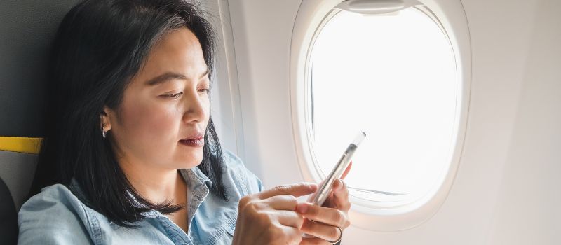 Use A Laptop On A Plane